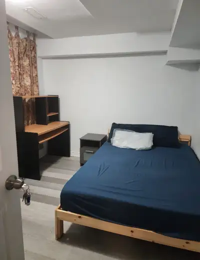 Basement Room for Rent Oshawa (Harmony and Rossland Area) An average-sized furnished room is availab...