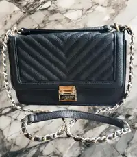 Guess purse in good condition 