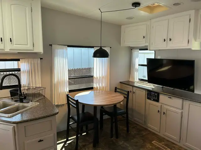 2012 sunnybrook Harmony in RVs & Motorhomes in Laval / North Shore - Image 8