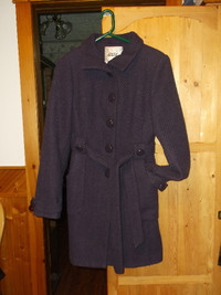 Youth Fall / Winter Coat. Size 14-16