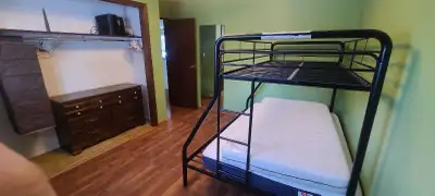 SHORT TERM RENTAL AVAILABLE UNTIL AUGUST FIRST 2026. 2 bedrooms in a shared house of 4 people in Riv...