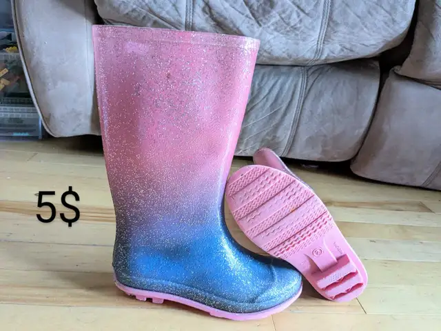 Souliers grandeur 2 filles in Kids & Youth in Laval / North Shore - Image 4