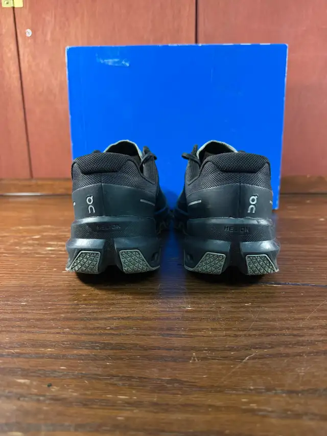 On Cloud Trail Running Shoes Black/Cobble Womens Sz 10,5 in Women's - Shoes in Calgary - Image 7