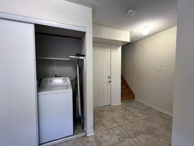 Stylish 3-Bedroom Townhome with 2 Parking Spots , Toronto