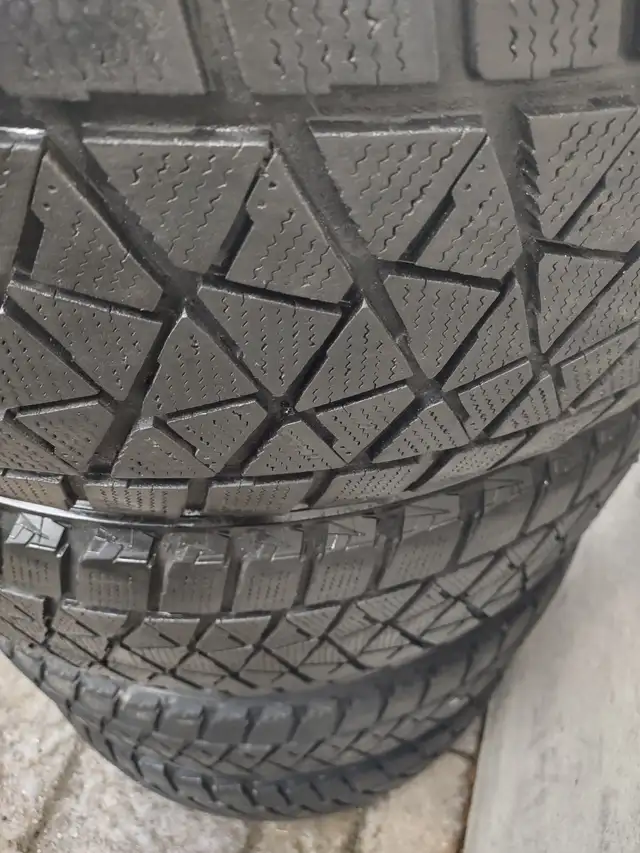 4 pneus hiver Bridgestone Blizzak 285-45R22 très bon état in Tires & Rims in Laval / North Shore - Image 3