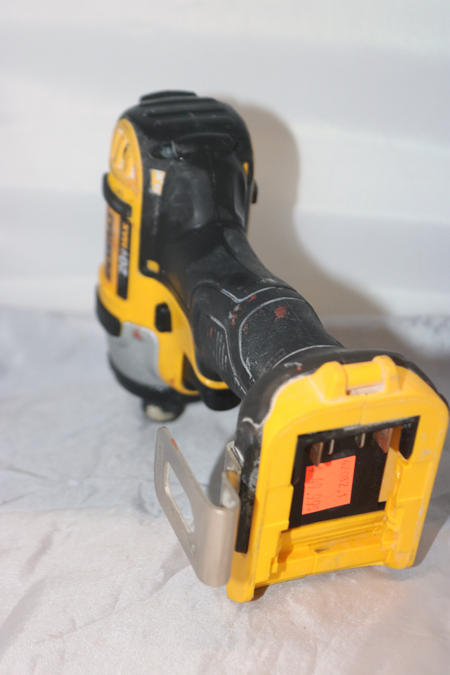DCF885B 20V MAX* Cordless 1/4 in. Impact Driver (#42082-1) in Power Tools in City of Halifax - Image 3