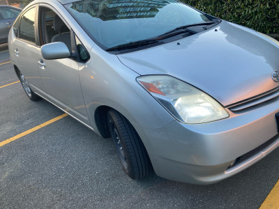 Prius 2005 CLEAN TITLE