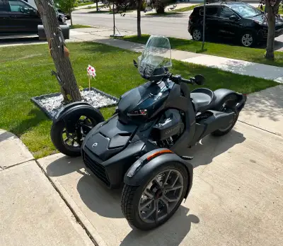 Excellent condition and low mileage. Cruise control and Adventure Windshield added. Automatic with r...