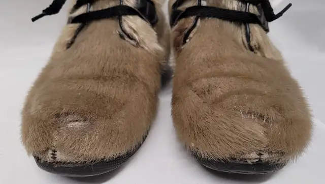 Vintage Blondo Sealskin Boots Womens Size 10 in Women's - Shoes in Red Deer - Image 9