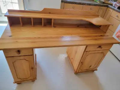 Free Desks & Electric organ, View more