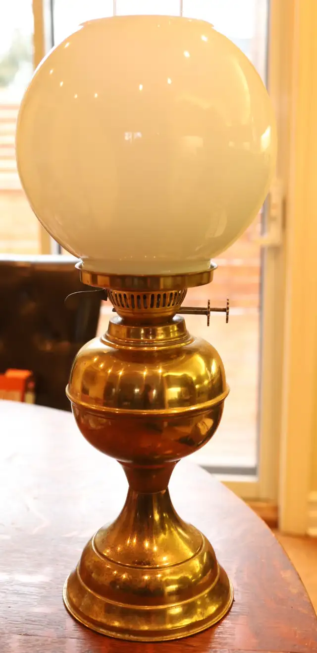oil lamps in Indoor Lighting & Fans in City of Montréal - Image 4