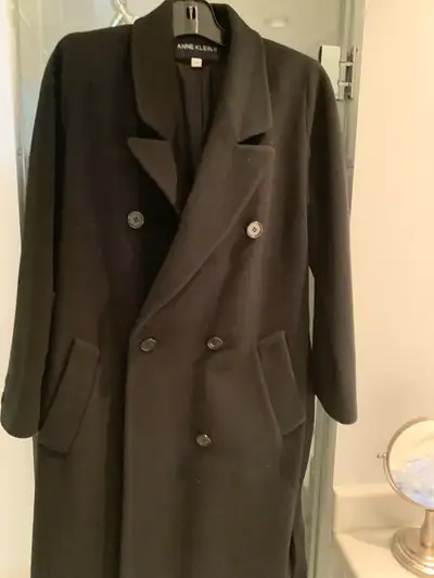 lady COAT , wool, black size M, 10..Must see , View more