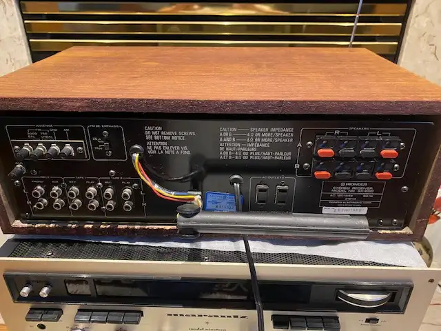 Vintage Pioneer SX-680 AM/FM Stereo Receiver in Stereo Systems & Home Theatre in Markham / York Region - Image 7