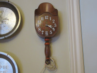 Vintage Spartus Electric Wall Clock: Works