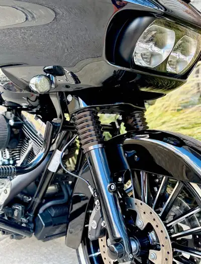 2016 Harley Davidson ROAD GLIDE CUSTOM Vivid black FLTRXS FLTRX SHOWROOM CONDITION ✅✅✅✅ 27,000 kms a...