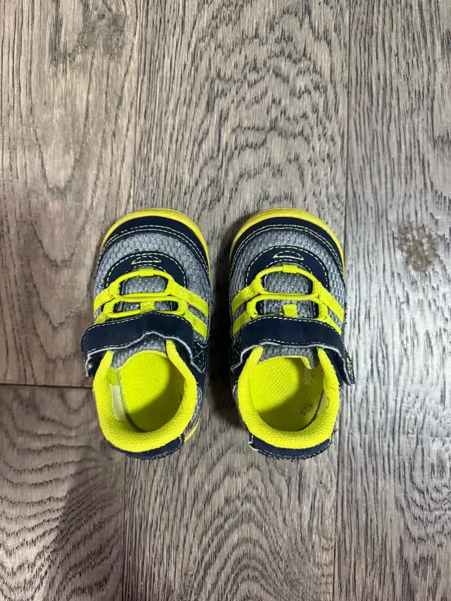 Baby Stride Rite Shoes Size 4 