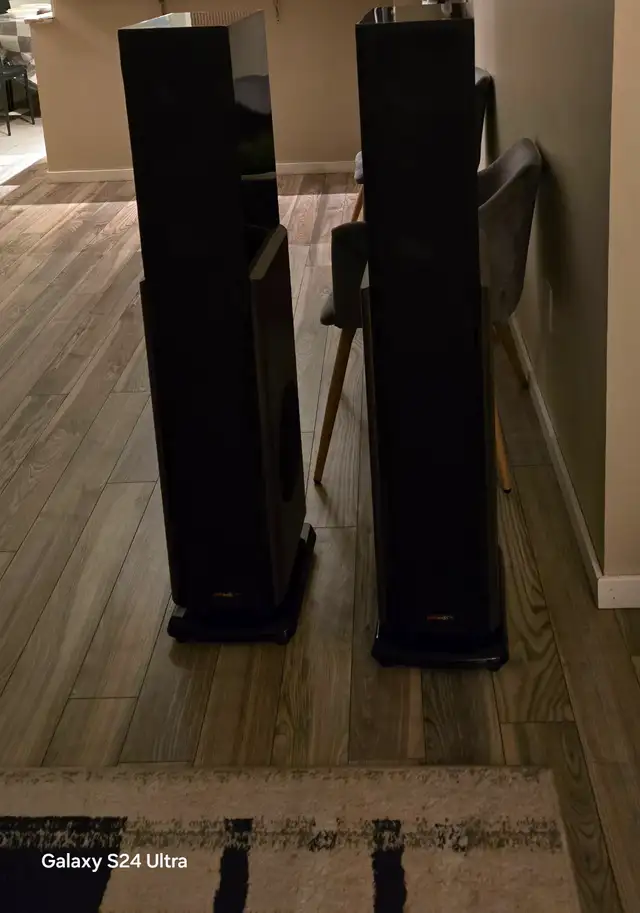 Polk LSi15-Audiophile Towers in Speakers in Calgary - Image 4