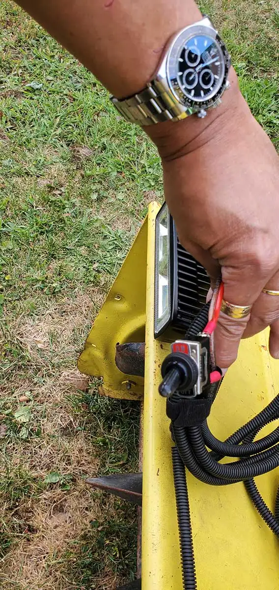 JOHN DEERE 49 INCH SNOW THROWER SNOWBLOWER 318/300 SERIES QUICK in Snowblowers in Mississauga / Peel Region - Image 8