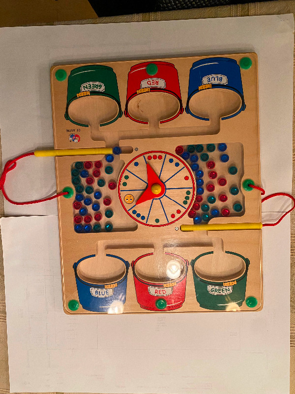 Jeu logique en bois -  logic toy in wood dans Jouets et jeux  à Ville de Montréal