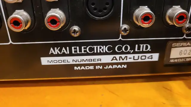 vintage akai AM-U04 amplifier in Stereo Systems & Home Theatre in Mississauga / Peel Region - Image 11