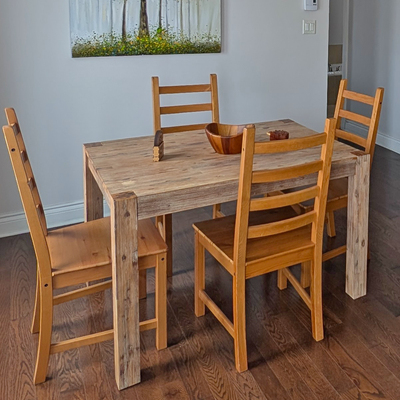 Table et 4 chaises / Solid Wood Dining Table & 4 Chairs, View more
