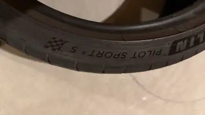 Selling a used Michelin Pilot Sport 4S tire, size 295/30 ZR20. This tire delivers exceptional perfor...