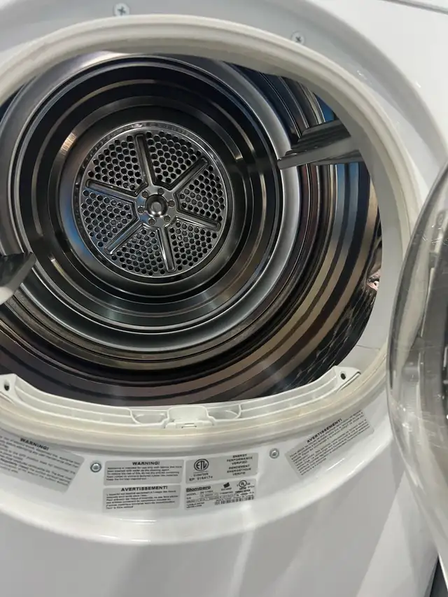 Bloomberg 24 w front load washer electric dryer  in Washers & Dryers in Mississauga / Peel Region - Image 4