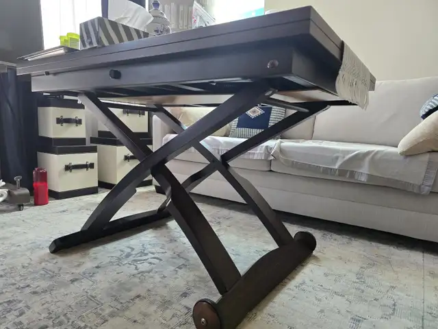 Convertible coffee table  – to a comfortable dining table in Coffee Tables in City of Toronto - Image 4