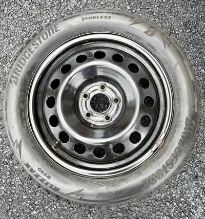 4 pneus hiver Bridgestone BLIZZAK WS90 215/55R17 avec roues d’acier 17 po et capteurs TPMS pour Niro...
