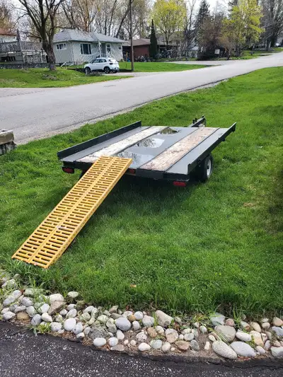 Lights are slightly used New U bolts Tires are slightly used 6x8 ft
