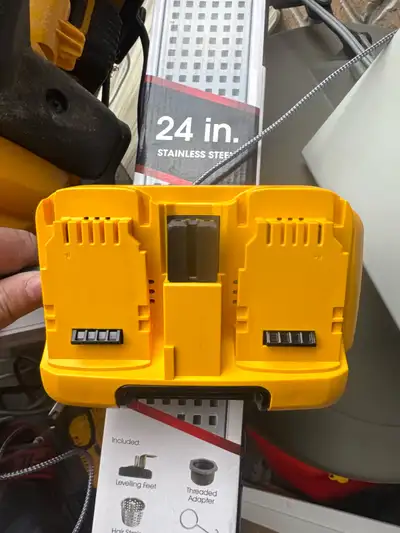 DeWalt DCB132, View more