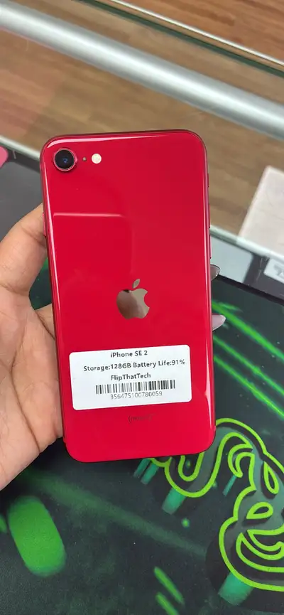 iPhone SE 2 128GB Red Excellent Condition , View more