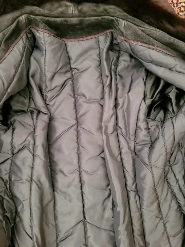 Fox fur leather winter coat manteau cuir fourrure renard Medium in Clothing in City of Montréal - Image 4