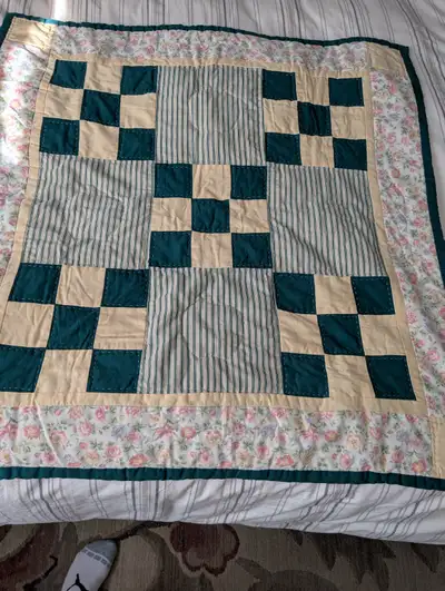 Handmade table runner from the 80s, View more