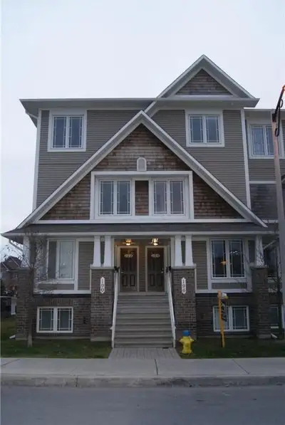 Great location for professionals or students. Looking for tenant to share a clean, new, 2 levels, 2-...