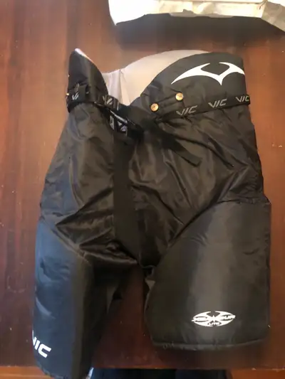 Boys/Men’s  Hockey Pants. XL Vic. 45” waist., View more