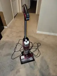 Selling a upright shark vacuum 