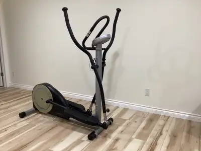 Elliptical trainer for sale. All in good working condition. Hand grips like new. Heart rate monitor,...