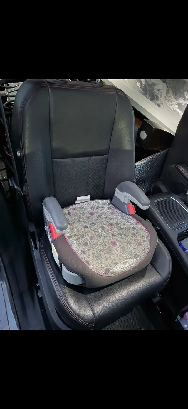 Booster Car Seat - Graco in Strollers, Carriers & Car Seats in Mississauga / Peel Region - Image 5