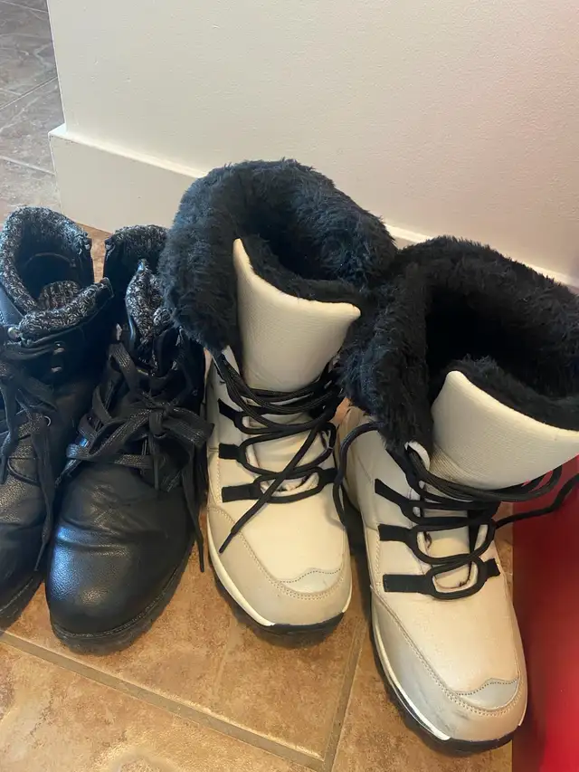 2 Women’s Winter Boots – Ankle Length, Stylish & Warm in Women's - Shoes in Calgary - Image 3