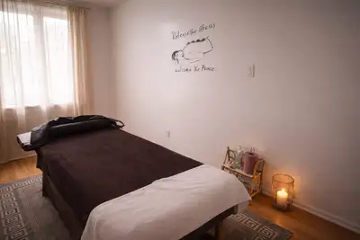 Physiothérapeute diplômée (Tunisie), formée en médecine chinoise, avec expérience professionnelle au...