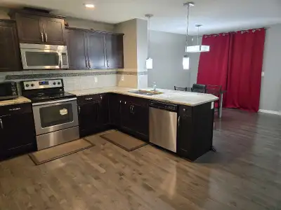 Furnished Single Room with Private Bathroom room for rent. Large walk in closet. Suitable for Studen...