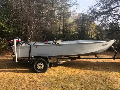 Like new 2015 Ultracraft 16 foot fishing boat by Proctor Marine. Comes with 2 stroke Mercury 30 hp m...