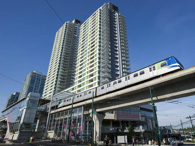 2Bdr/1Bath. Beautiful Condo ,at  Marine Drive Canada Line in Long Term Rentals in Vancouver