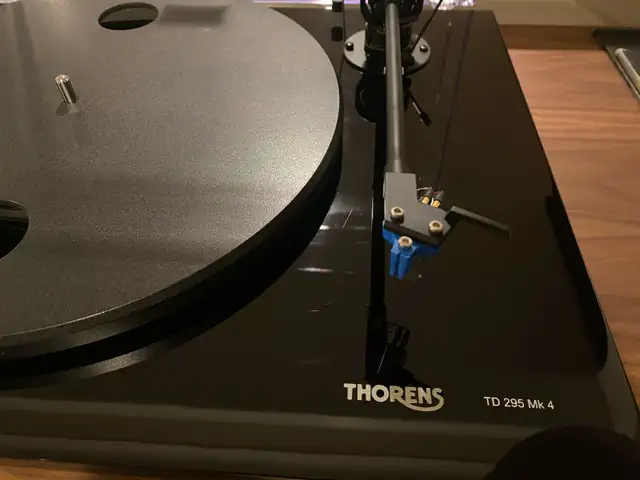 Thorens turntable (price reduced) in Stereo Systems & Home Theatre in Hamilton - Image 4
