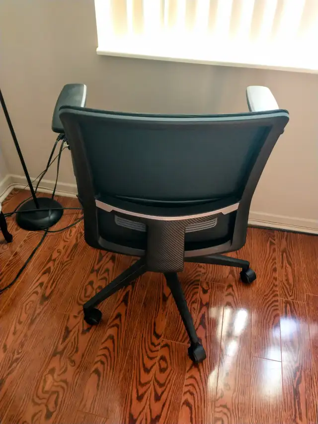Brand new office chair in Chairs & Recliners in Markham / York Region - Image 4