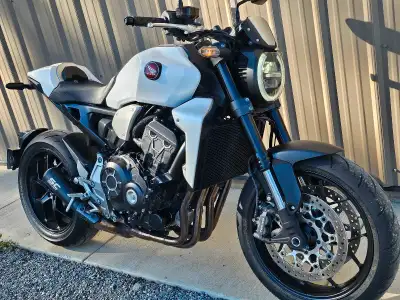 Dream Bike For Sale Bike is available if you're reading this. One owner CB1000R in exclusive 2020 co...
