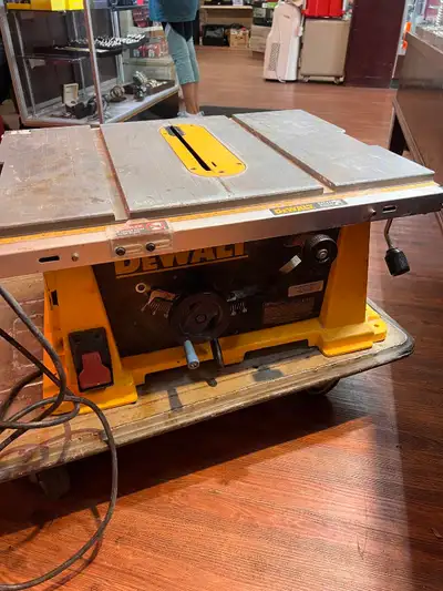 Dewalt 10-inch table saw no stand works great , View more