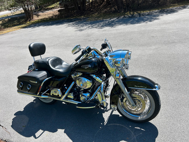 HARLEY DAVIDSON ROAD KING CLASSIC FLHRC, 2006 in Street, Cruisers & Choppers in Gatineau - Image 4