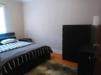 *Prime Location* Private furnished room available in a 3 bedroom independent house located at Keele...
